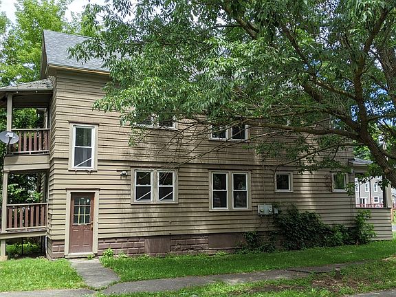 3rd image of 186 Clyde Ave