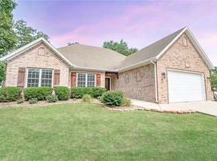 15 S Thackery Ln, Bella Vista, AR 72714