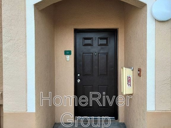 3rd image of 121 SW Palm Dr APT 102