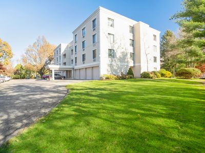 1525 E Putnam Ave APT 306, Greenwich, CT, 06870