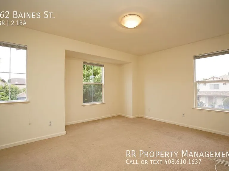 962 Baines St — Photo 26