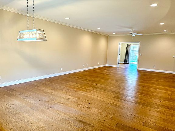 3rd image of 8418 Nolia Ln