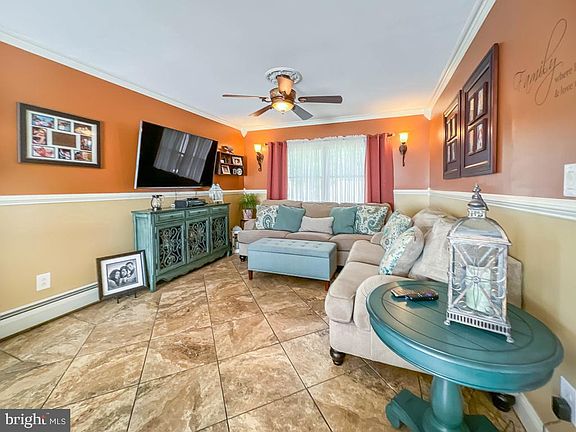 4th image of 7 N Court Ln