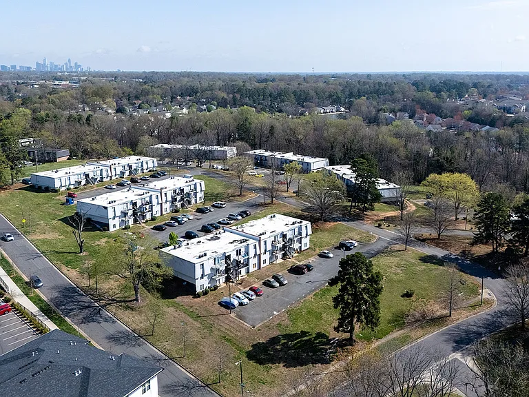 High Meadows Apartments — Photo 20