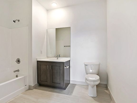 3rd image of 102 N Broadway APT 209
