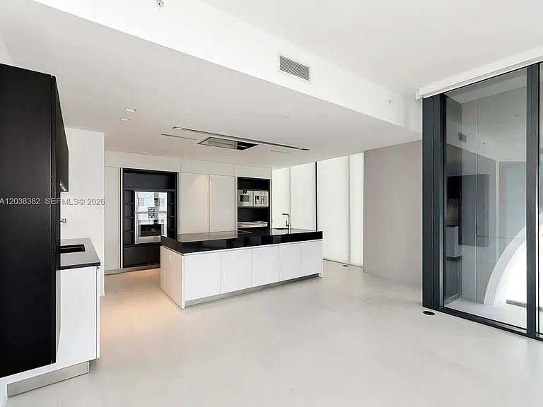 1000 Biscayne Blvd #2002 — Photo 12