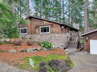 1901 Mapleleaf Ct, Lake Oswego, OR 97034