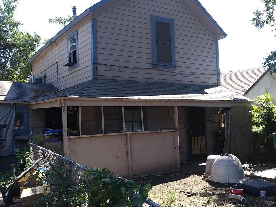 2nd image of 1134 E Flora St