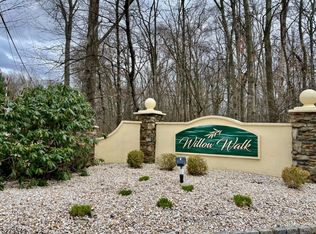 18 Pasture Ct, Ledgewood, NJ 07852