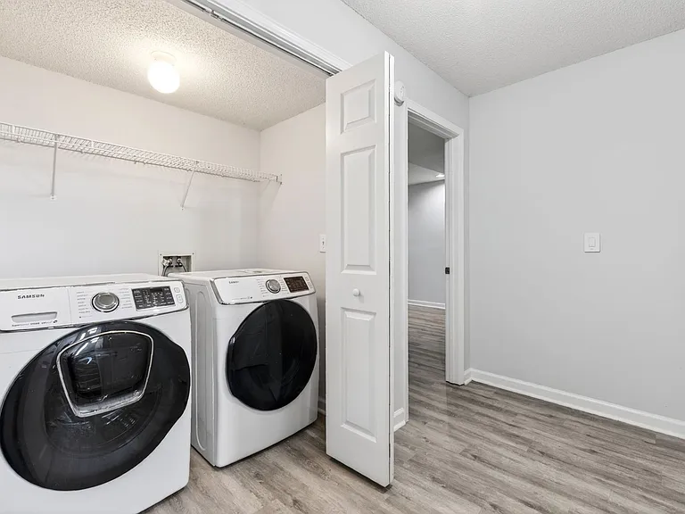 3212 Pagoda Trce — Photo 33