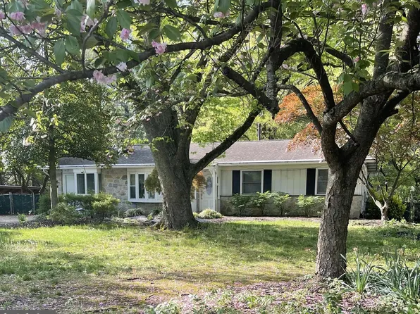 2313 Branch Pike, Cinnaminson, NJ 08077