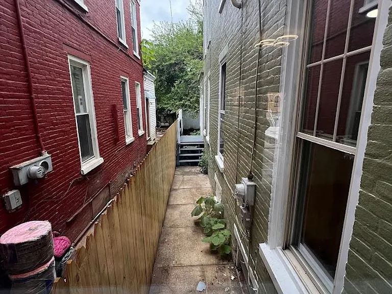 530 N 8th St — Photo 28