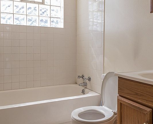 2nd image of 6625 S Wabash Ave APT 8