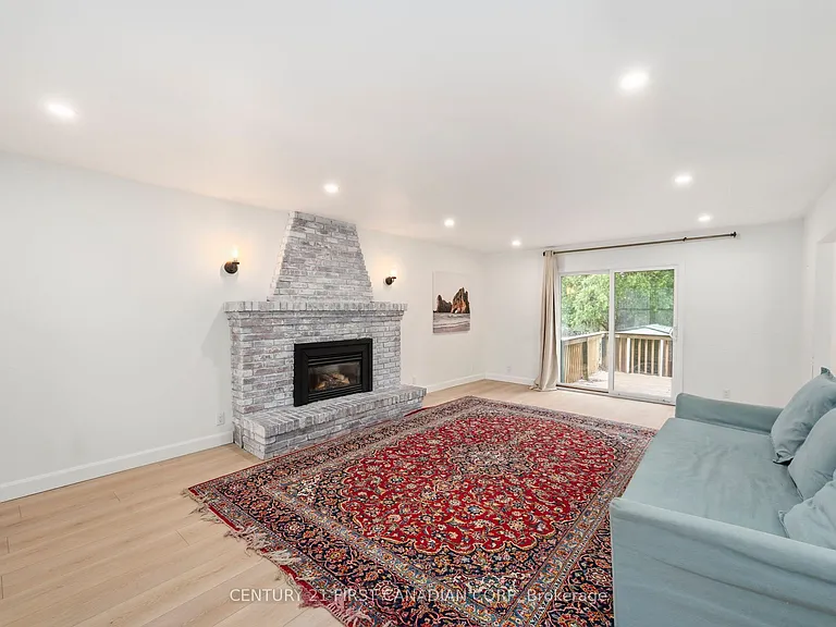 1326 Commissioners Rd W — Photo 7
