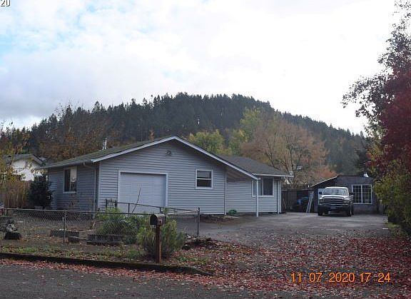3rd image of 945 Evergreen Dr