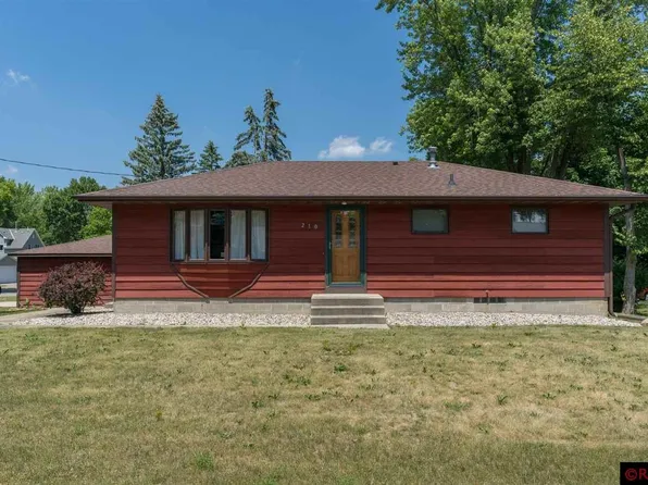 210 Walnut Ave, Madison Lake, MN 56063