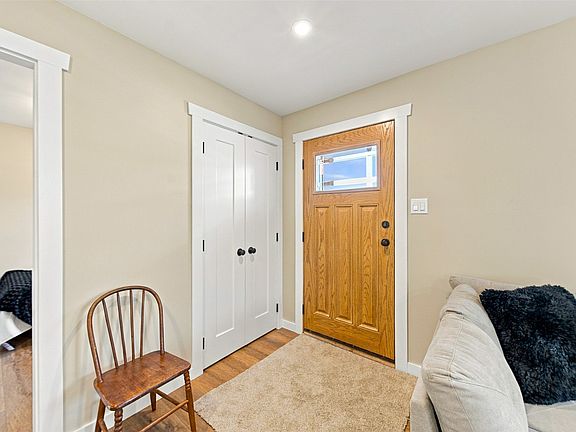 3rd image of 1201 Pleasant St
