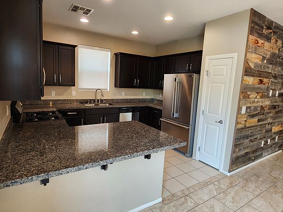 4th image of 932 Bright Mountain St