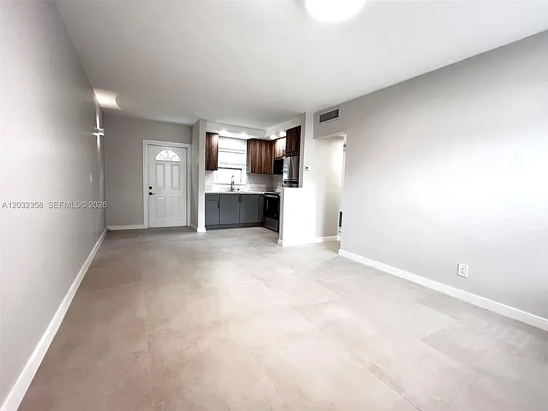 1301 N 12th Ct #10A — Photo 3