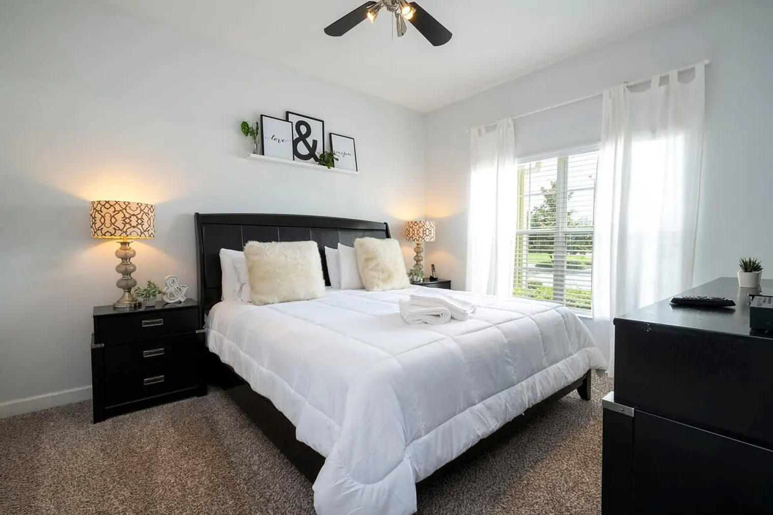 4 bed, 3.0 bath, 2088 sqft, $3,682 — Photo 2