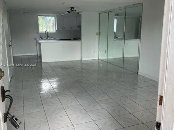 651 NW 82nd Ave APT 121, Miami, FL 33126