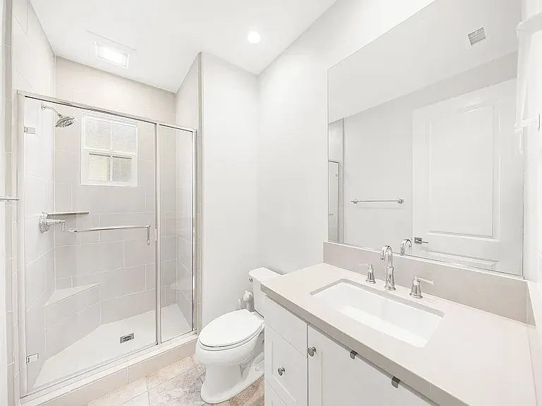 68 Henson — Photo 13