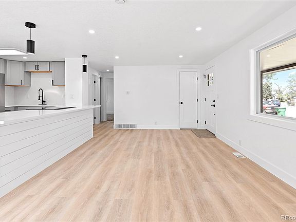 5th image of 8851 Hooker Way