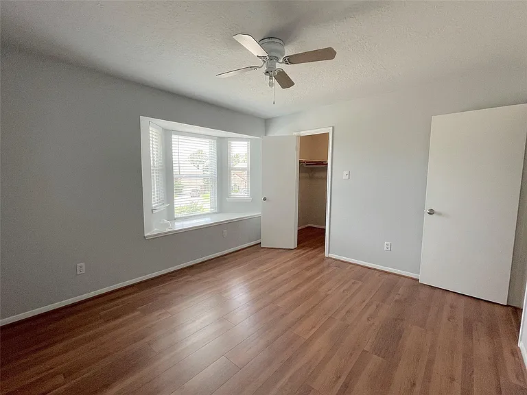 8919 Diamond Lake Ln — Photo 6
