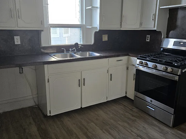 332 W Coler St #4 — Photo 6