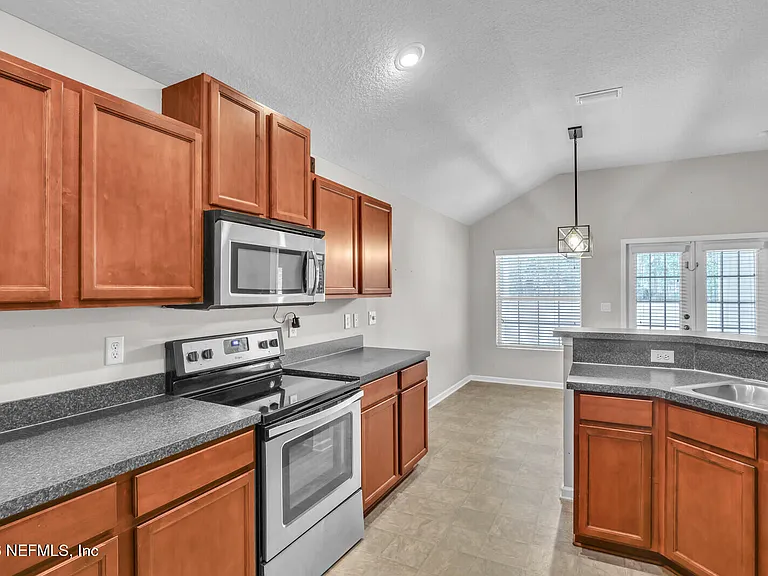 4892 Monroe Forest Dr — Photo 2