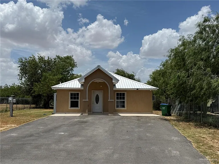 2502 Silverado Cir N — Photo 1