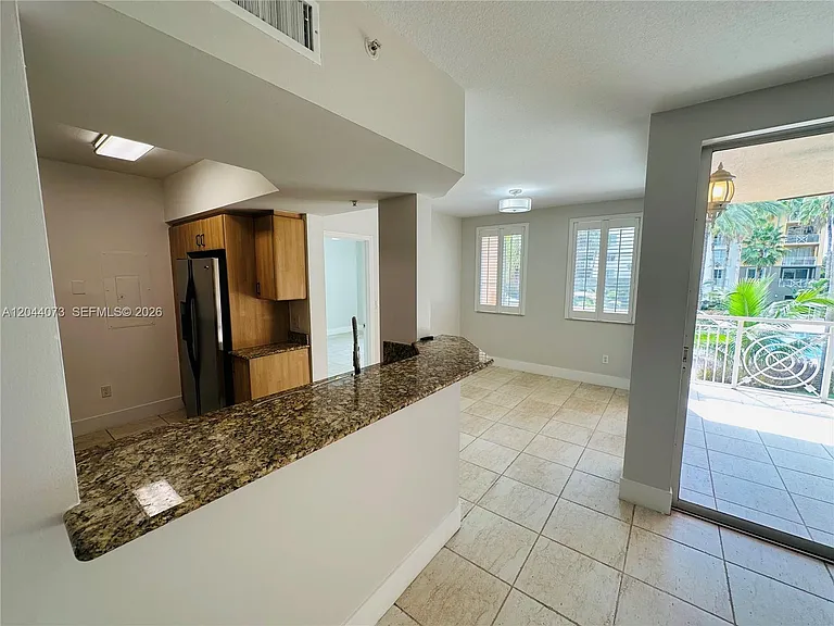 140 Meridian Ave #314 — Photo 17