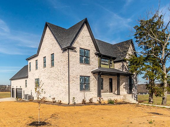 2nd image of 301 Prestwick Cir