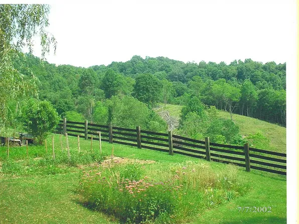 191 Goat Farm Rd, Bluefield, WV 24701