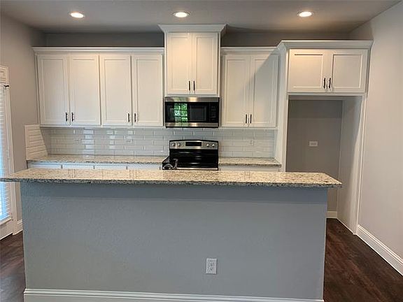 4th image of 1210 E 6th Ave