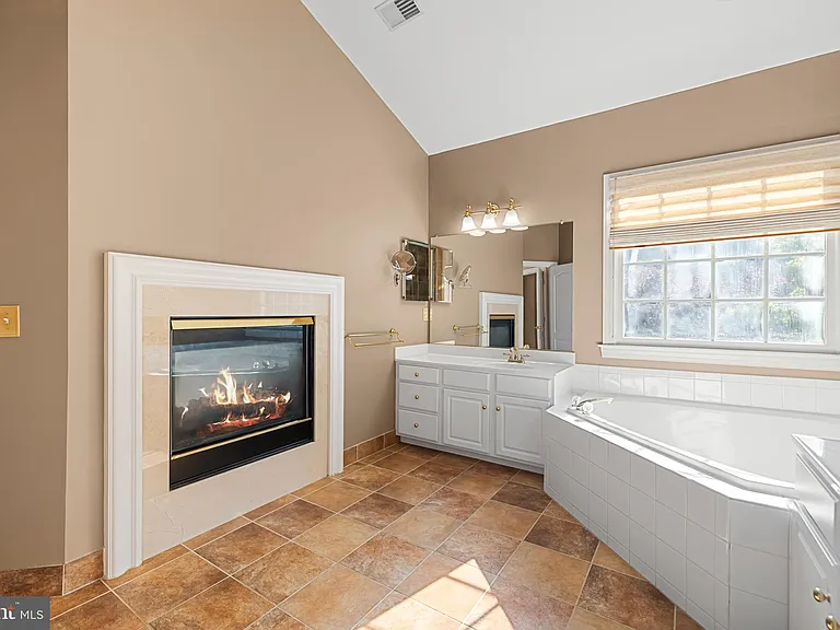 5237 Bessley Pl — Photo 58