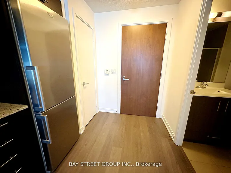 255 Village Green Sq #401 — Photo 6