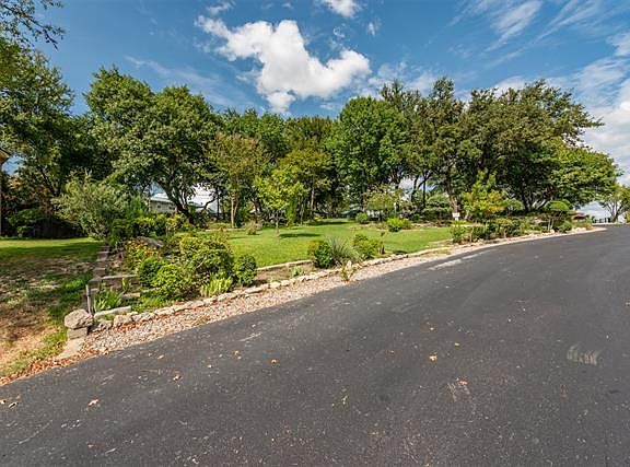 2nd image of 8937 Crest Wood Dr