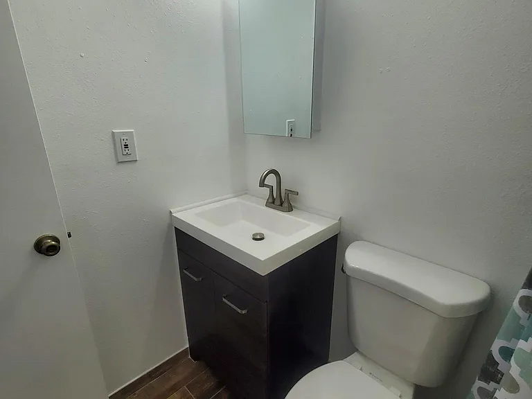 1938 E Adams St #6 — Photo 6
