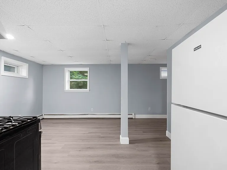 61 Revere St — Photo 4