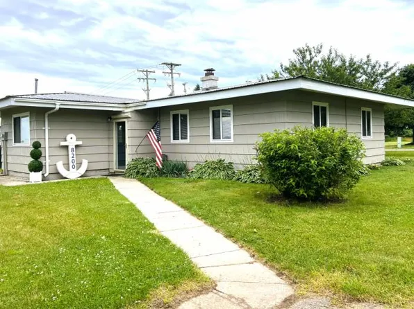 8200 Anchor Dr, Port Austin, MI 48467