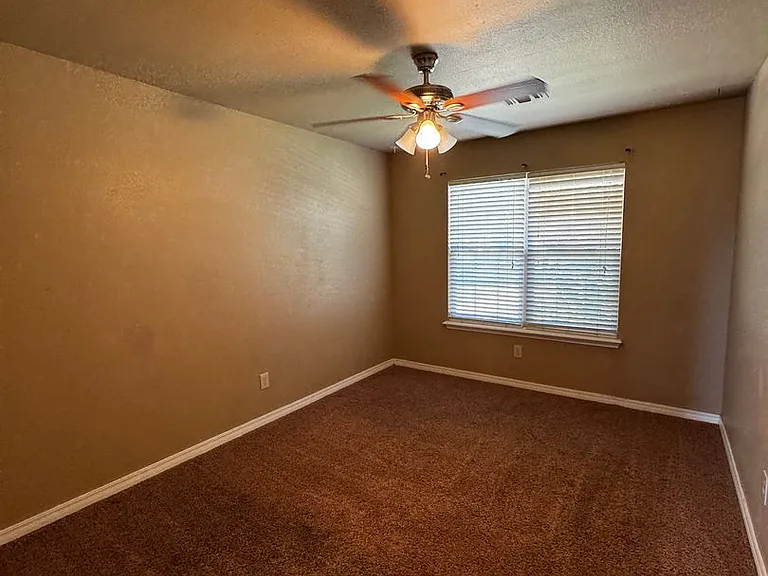 4517 S Roberts St — Photo 12