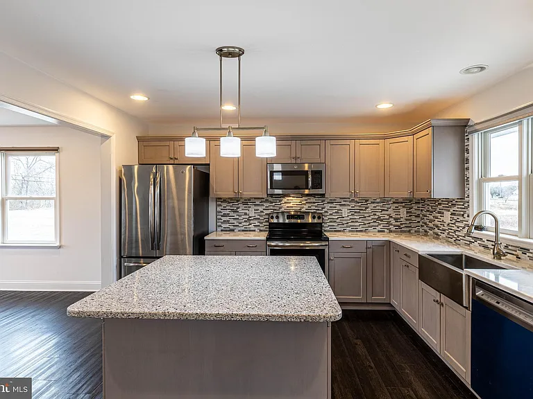 413 Red Lion Rd — Photo 13