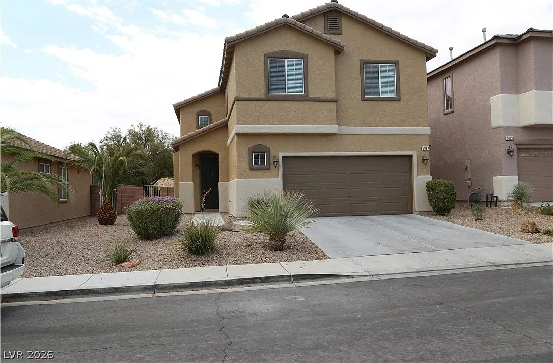 3 bed, 2.5 bath, 1567 sqft, $2,200 — Photo 1