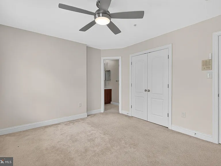 15806 Copper Beech Dr — Photo 54