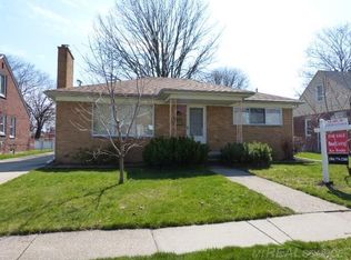 15052 Charles R Ave, Eastpointe, MI 48021