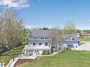 1016 Silver Lake Rd, Traverse City, MI 49684