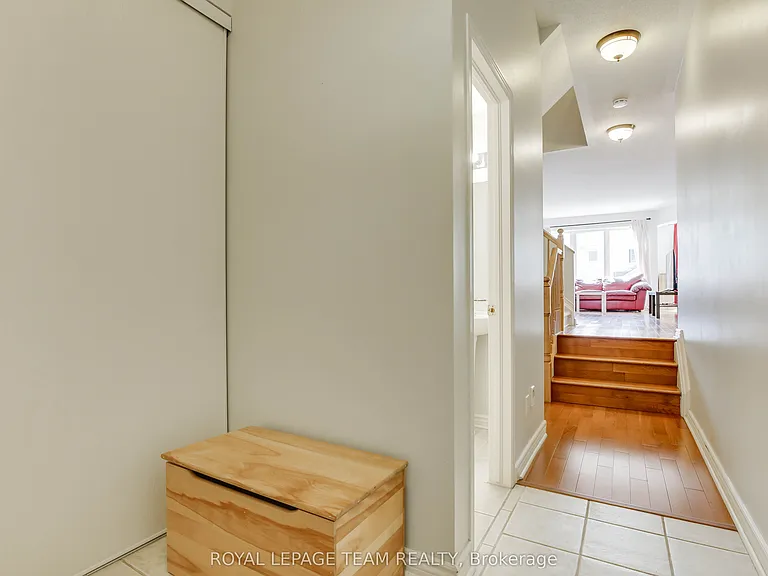33 Scampton Dr — Photo 6