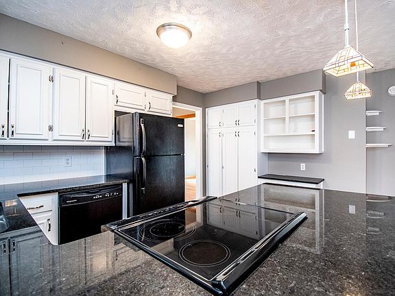 4th image of 13734 Shirley St