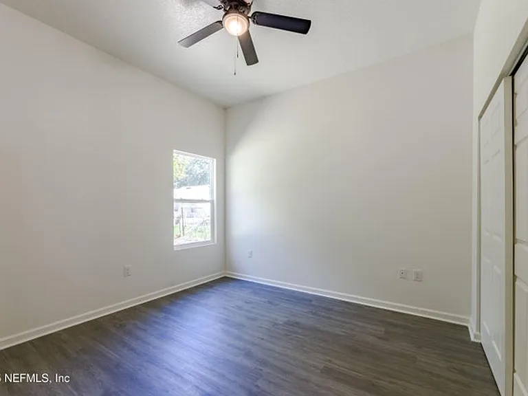 8123 Siskin Ave — Photo 15